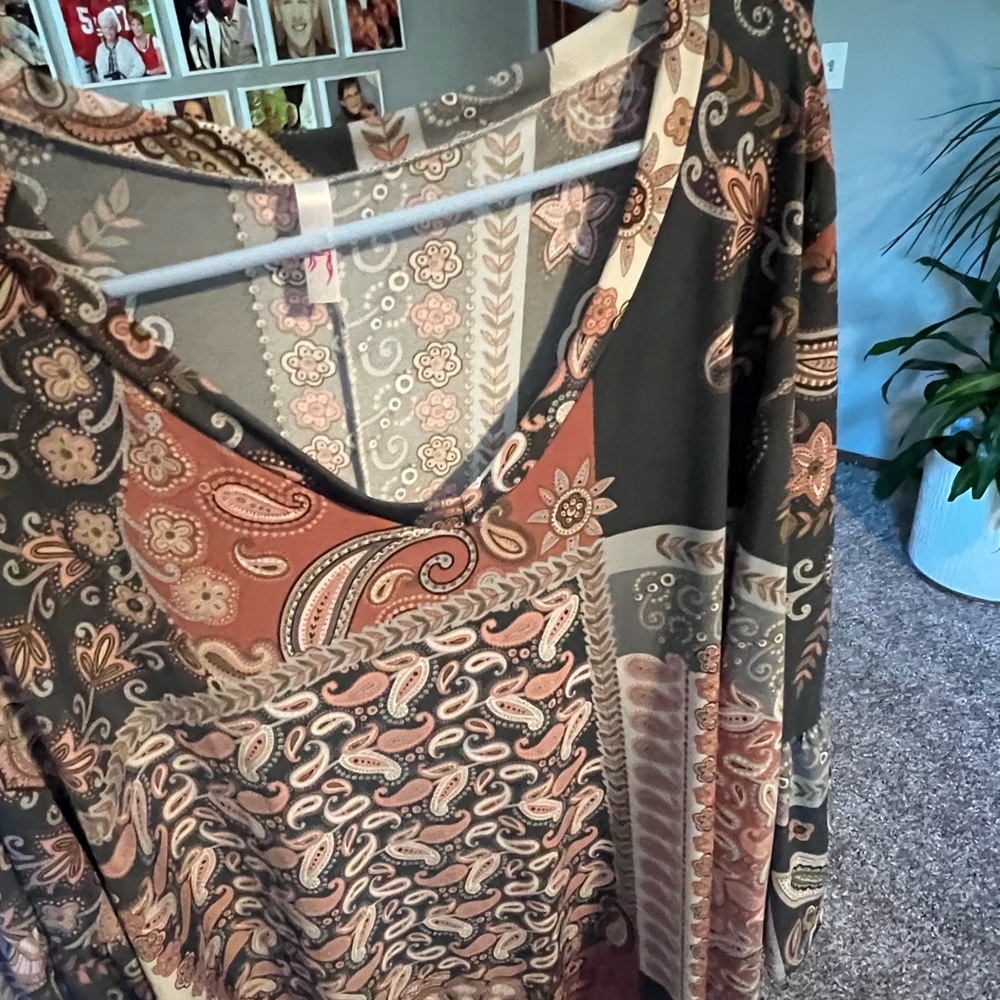 Very cute boho top with Bell sleeves! NWOT. Brand is southern stitch. Size 3X